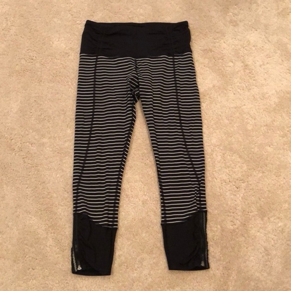 Lululemon Runday Crop in Parallel Stripe